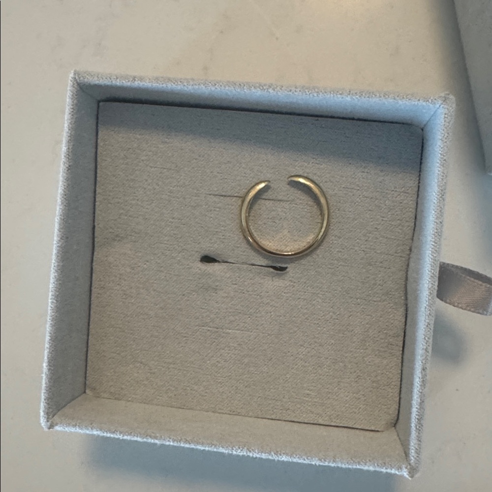 Baby gold 14k claw ring - Picture 3 of 5